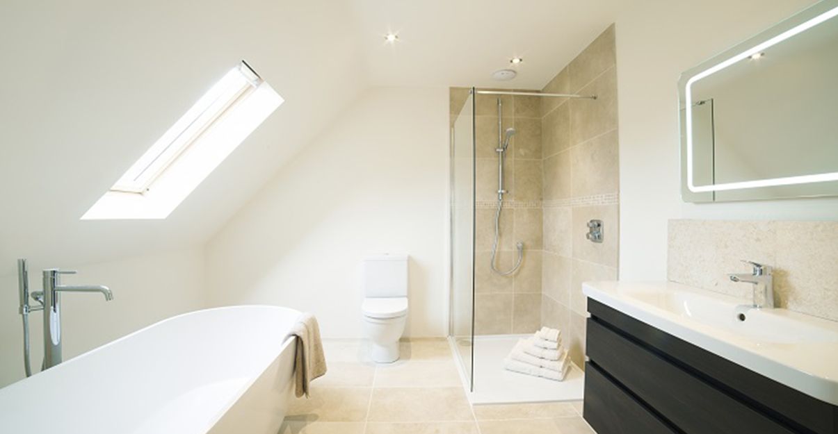 Salle de bain zen : équipement épuré