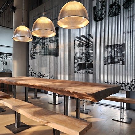 Bois et métal dans la cuisine