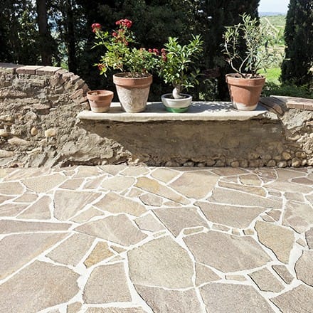 Terrasse en pierre : le quartzite