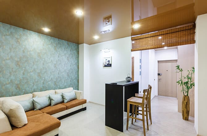 Revêtement pour plafond : toile tendue brillante