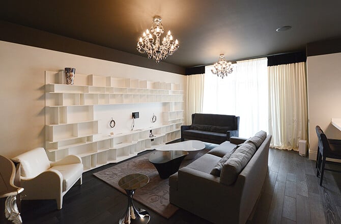 Revêtement pour plafond : peinture sombre