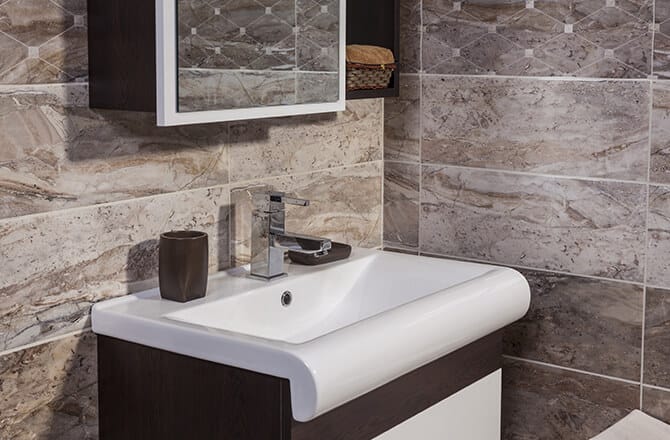 travertin salle de bain gris