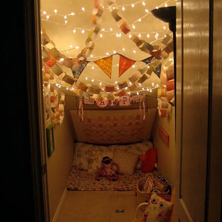 Coin lecture enfant guirlandes