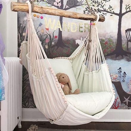 Coin lecture enfant suspendu