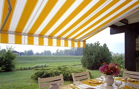 Couvrir une terrasse : le store banne