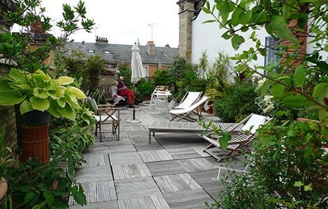 Acrotère et aménagement d’une terrasse tropézienne