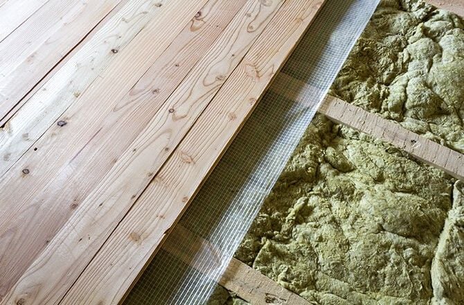 Isolation d’un plancher bois : création d’un surplancher