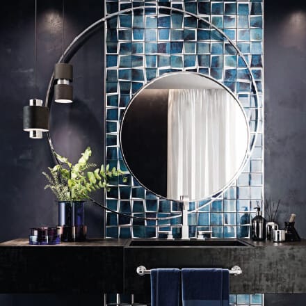 Salle de bain mosaïque bleu retro-futuriste