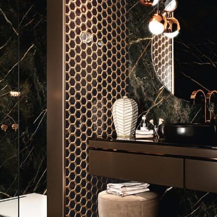 Salle de bain mosaïque verre hexagone