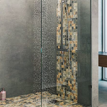 Douche italienne mosaïque pierre