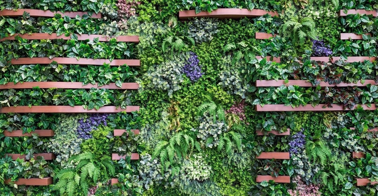 aménager petit jardin en pente