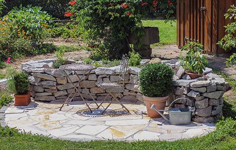 Construire une terrasse en pierre