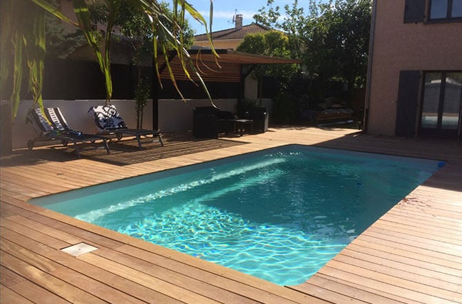 Terrasse bois plage de piscine