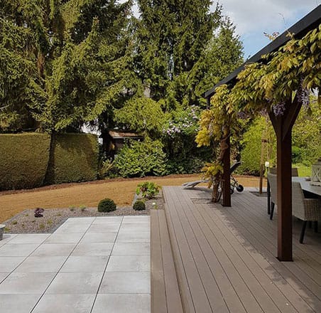 Terrasse en composite et carrelage