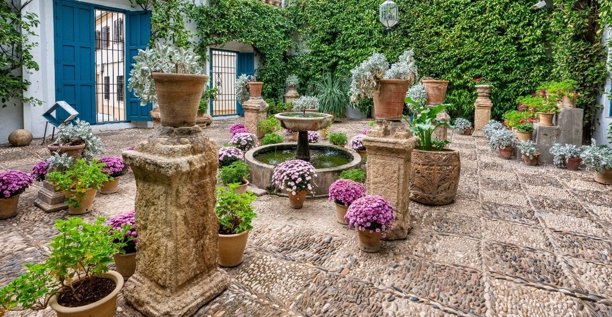 Aménager mur cour de jardin
