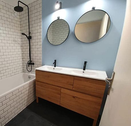 Salle de bain par Lyes L, plombier La Maison Saint-Gobain