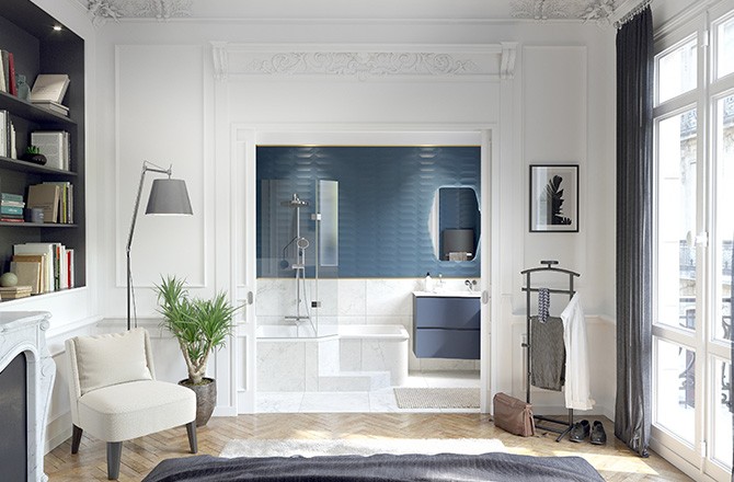 Salle de bain ouverte douche baignoire