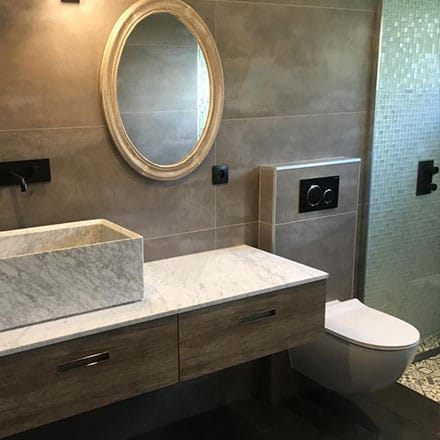 Salle de bain grès cerame pierre