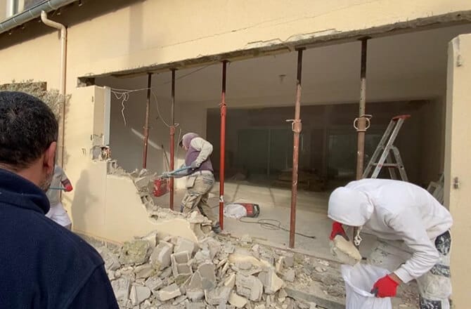 Ouverture mur pour terrasse maçon