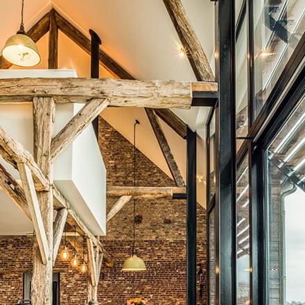 Poutres apparentes et style industriel