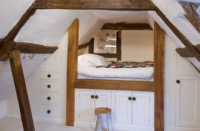 Poutres apparentes rangement