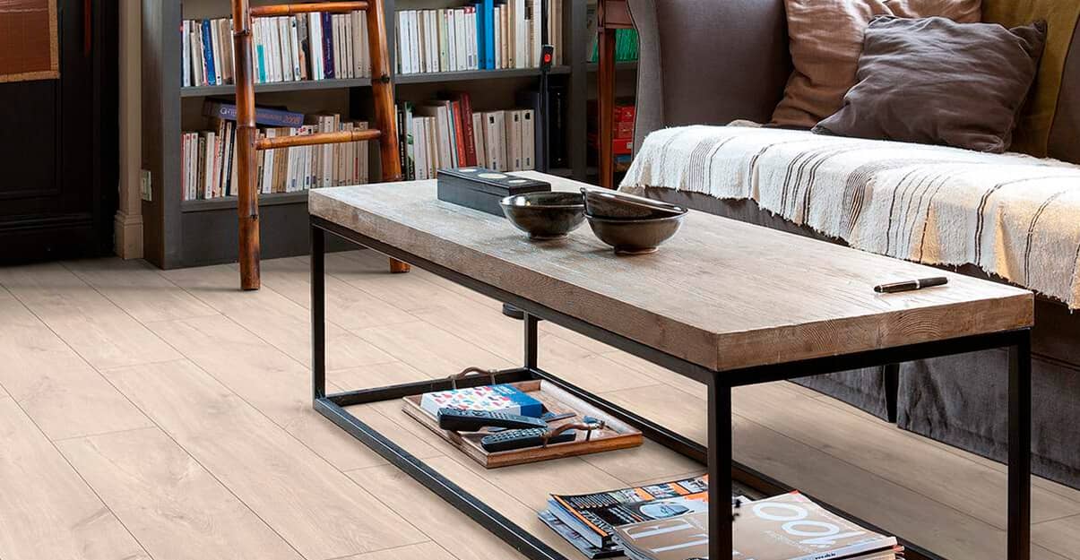 Sol imitation bois en stratifié