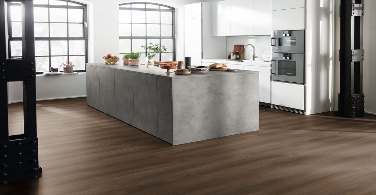 Une cuisine style moderne design au revêtement de sol Egger - Collection Pure Nature - MEPD036
