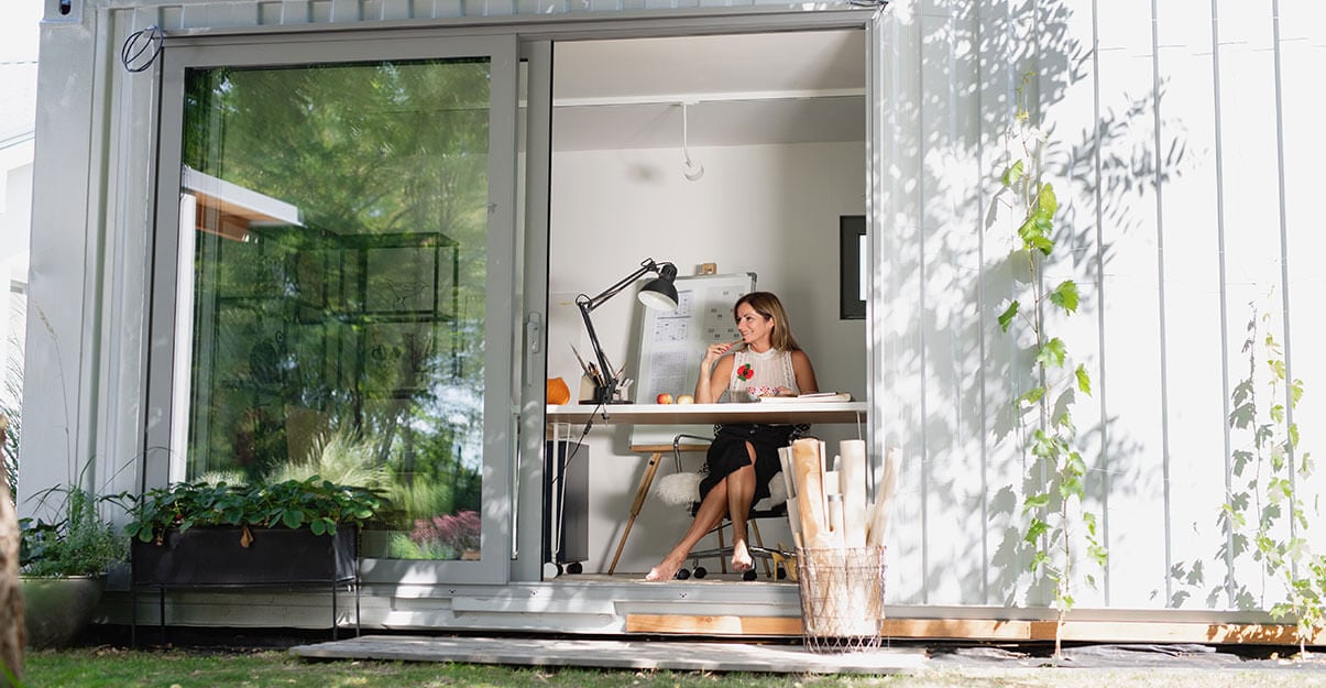 Isoler un bureau container peut se faire par l’intérieur
