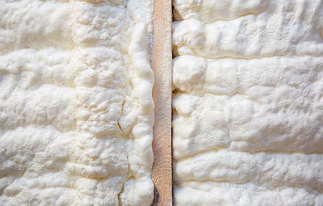 La mousse polyuréthane en spray.