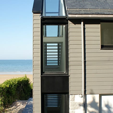 Modernité, style et design pour cette maison en pose horizontale