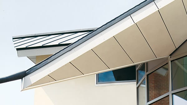 Avancée de toit en Cedral Board