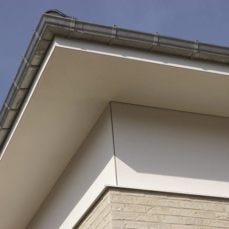 Avancée de toit en Cedral Board