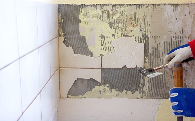 Estimez le prix du remplacement de votre baignoire par une douche