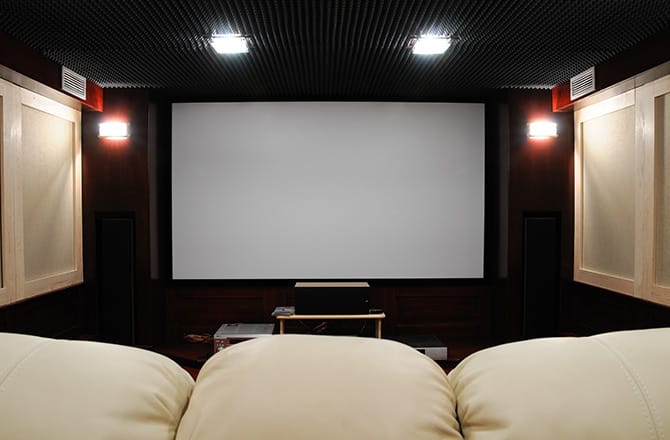 Aménagement de sous-sol en salle de cinéma