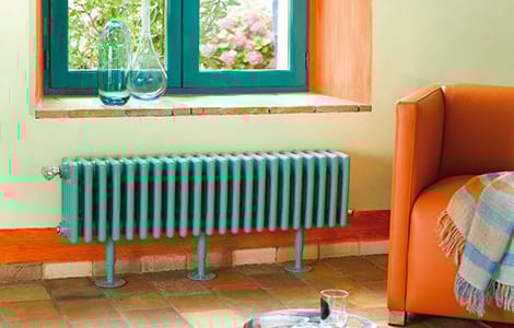 Le radiateur à eau chaude type plinthe