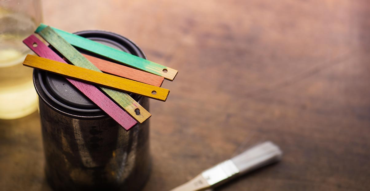 Echantillons de peinture pour bois