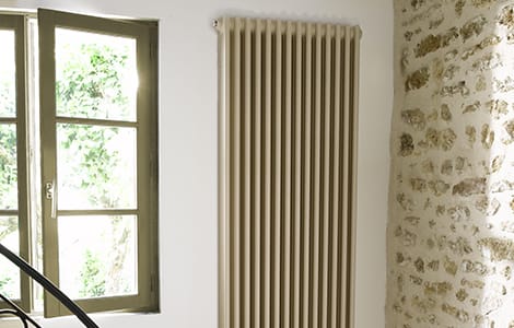 radiateur à eau chaude salle de bain 