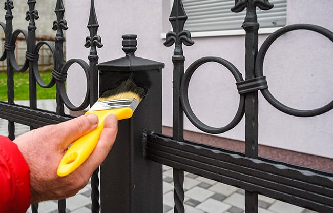 peindre sur du métal en extérieur