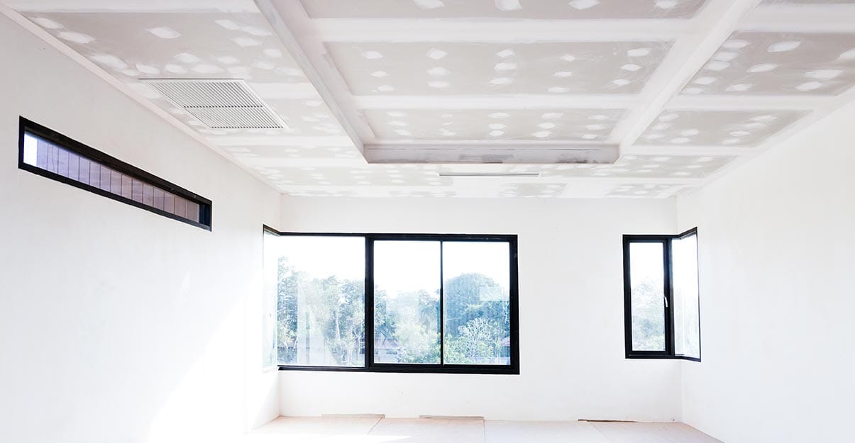 Poser des plaques de plâtre au plafond