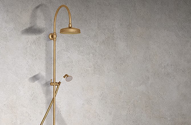 une robinetterie de lavabo au style vintage