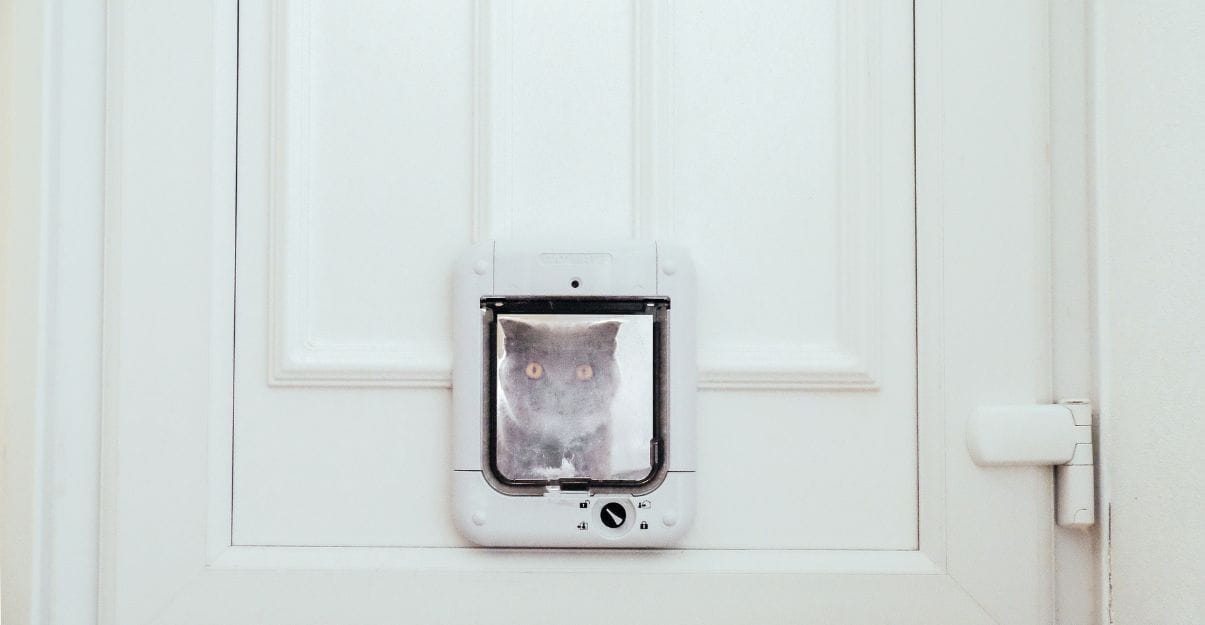 8 méthodes pour isoler votre porte d'entrée