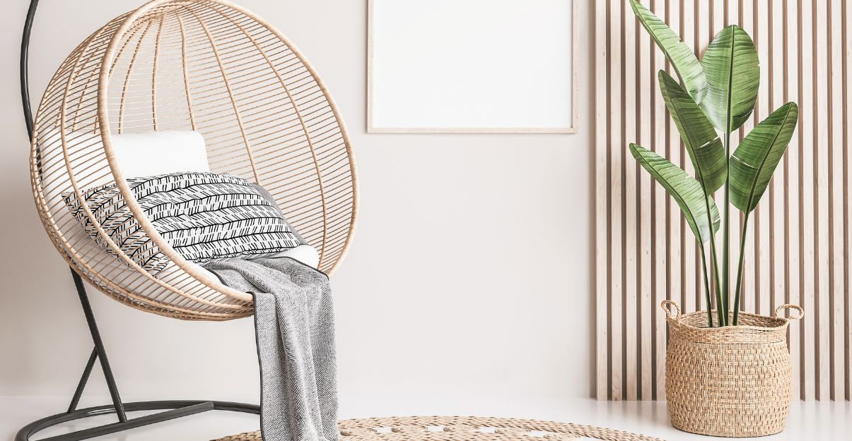 rotin et tasseau au mur tendance