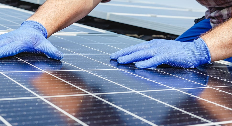 Installation de panneaux solaires ou photovoltaïques comment faire ?