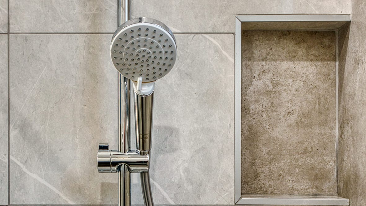 Une colonne de douche tout en élégance permettant une consommation intelligente.