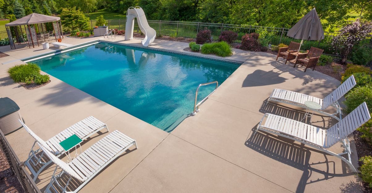 Conseils pour choisir le bon revêtement de sol pour votre piscine