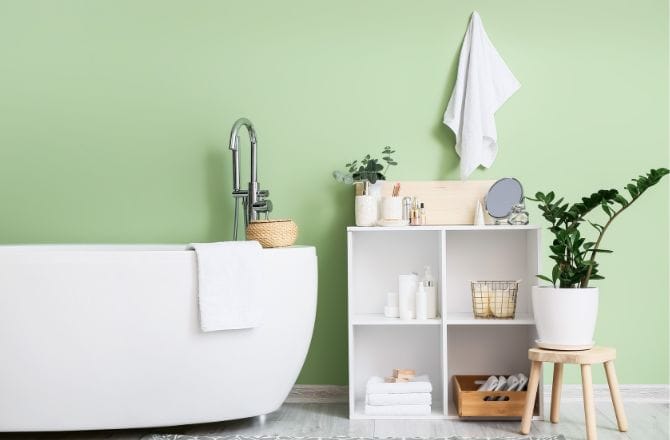 Vert d'eau et mobilier blanc