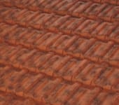 Tuile à côte universelle