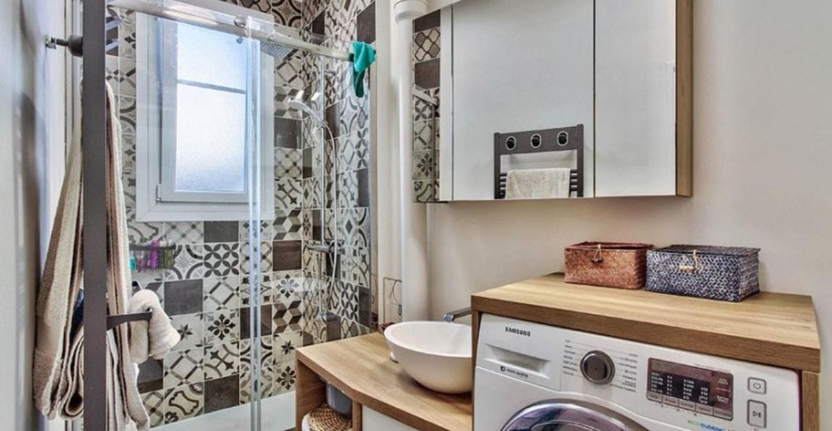 Salle de bain esprit rétro : le choix des carreaux de ciment 