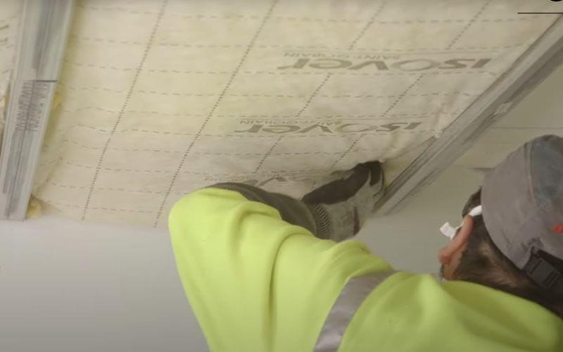 Trouver un artisan qualifié pour l'isolation phonique de votre plafond