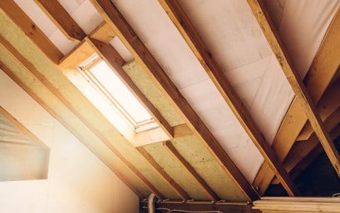 Artisan isolation combles La Maison Saint-Gobain